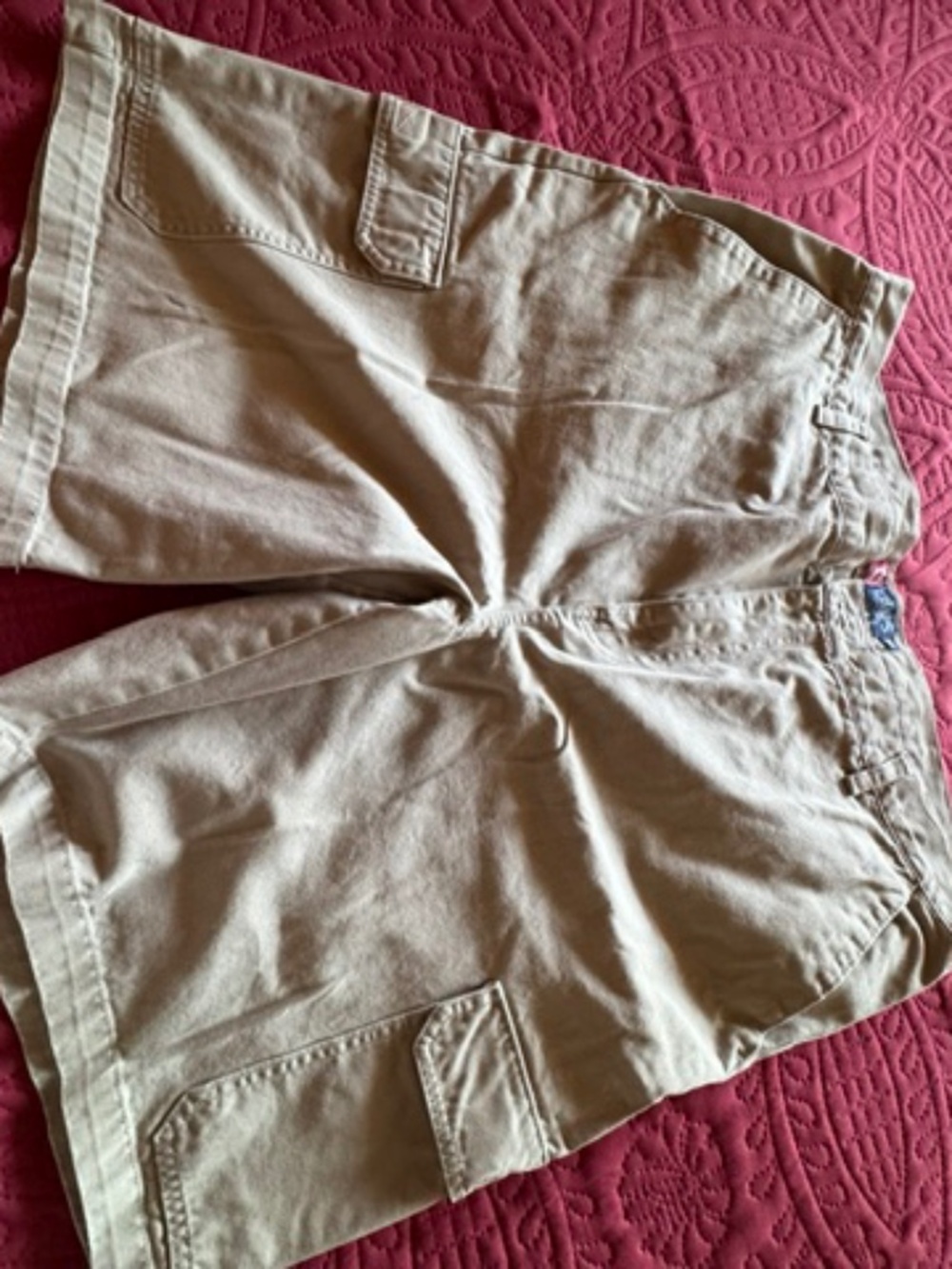 Chaps beige size 40 cargo shorts